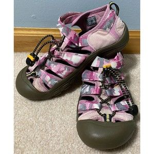 Keen Newport Pink Camo Closed Toe Adjustable Hiking Sandals Water Shoes Womens 4